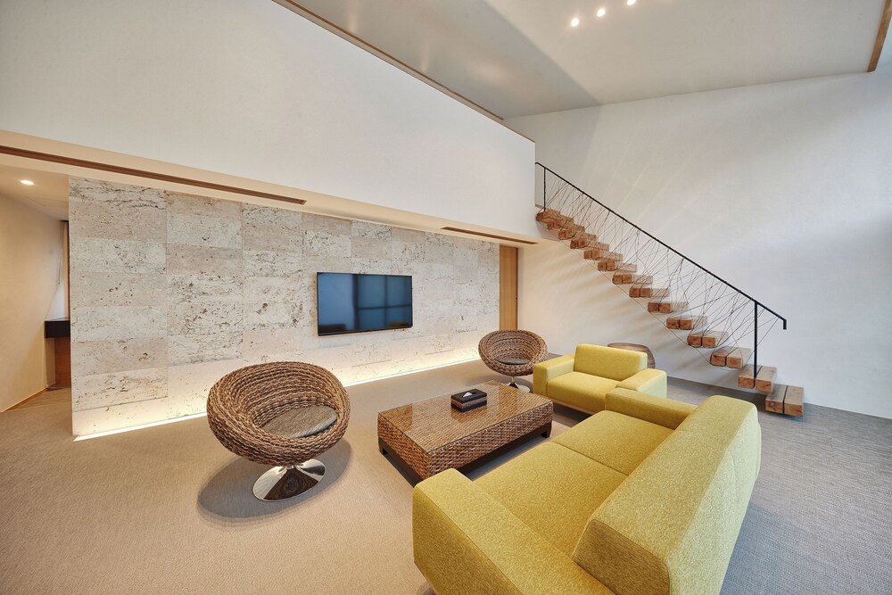 SECRET VILLAS BY RELAPOOL 那覇