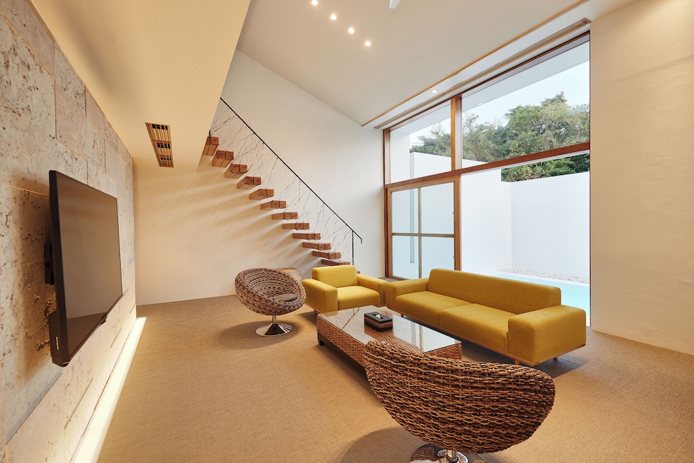 SECRET VILLAS BY RELAPOOL 那覇