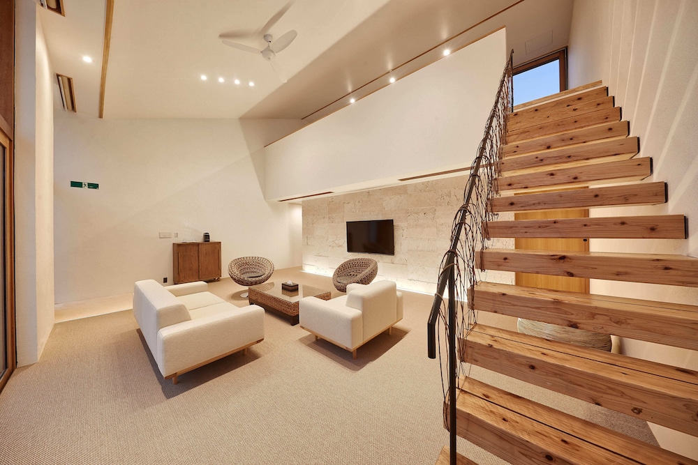 SECRET VILLAS BY RELAPOOL 那覇