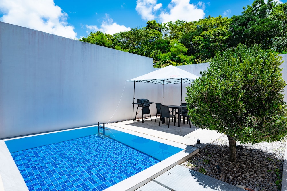 SECRET VILLAS BY RELAPOOL 那覇
