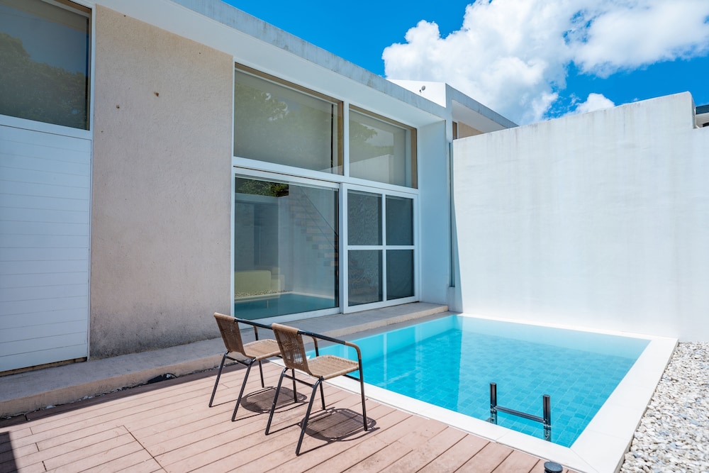 SECRET VILLAS BY RELAPOOL 那覇