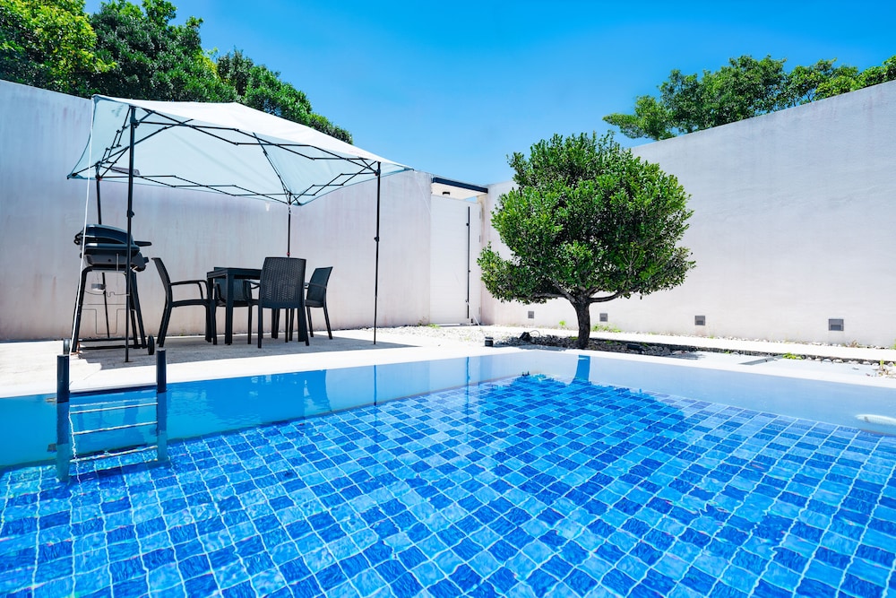 SECRET VILLAS BY RELAPOOL 那覇