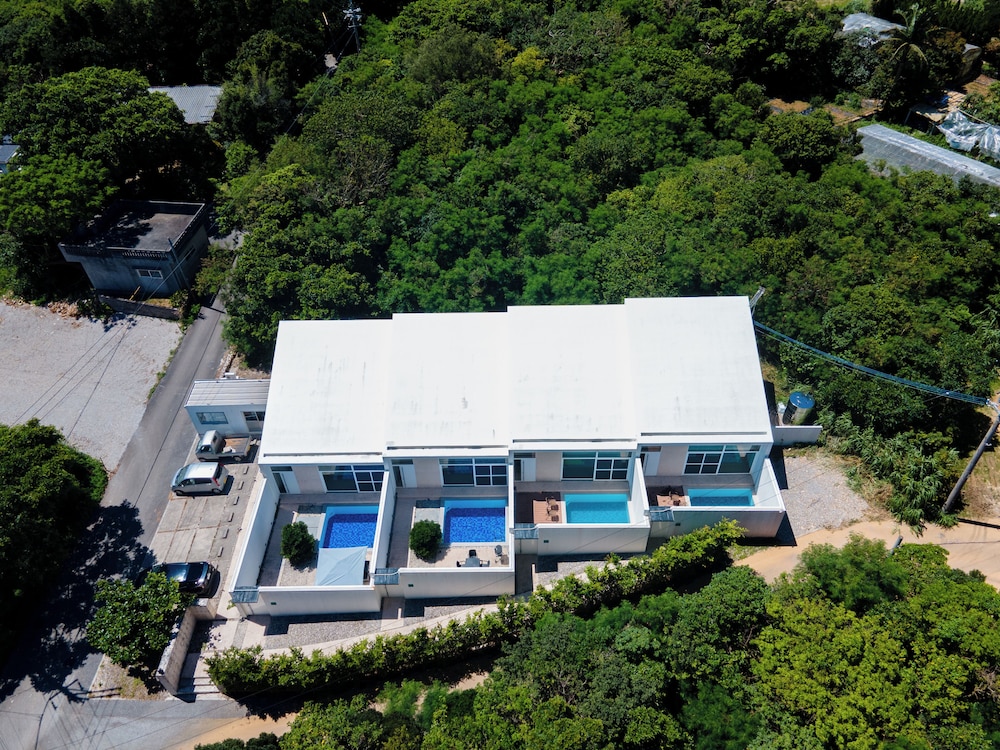 SECRET VILLAS BY RELAPOOL 那覇