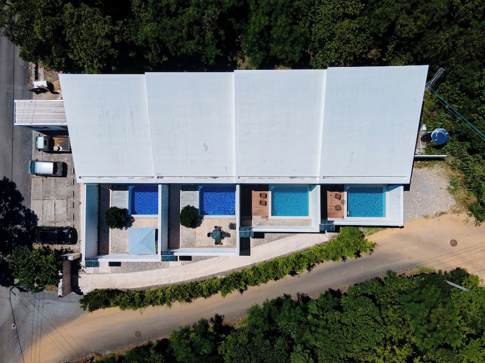 SECRET VILLAS BY RELAPOOL 那覇