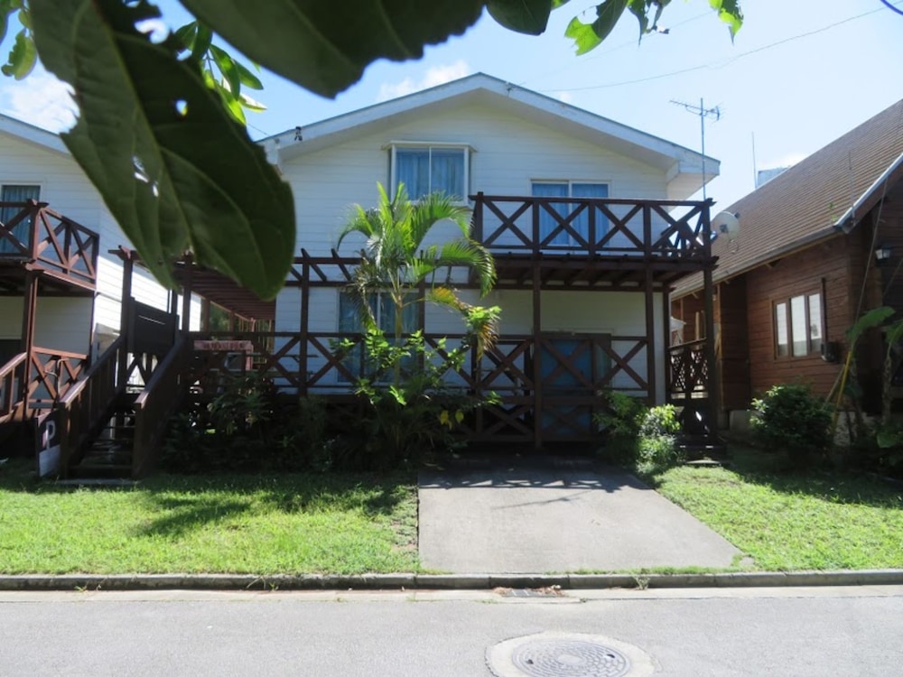 HOLIDAY HOUSE SUMIRE 那覇