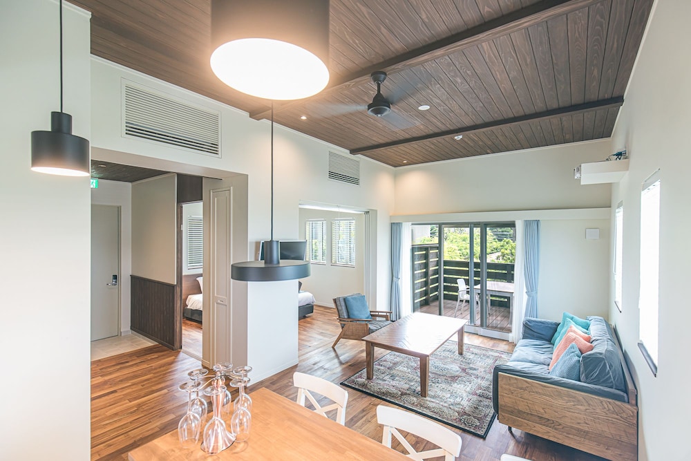MAEDA BEACH HOTEL 那覇