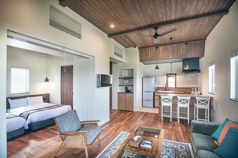 MAEDA BEACH HOTEL 那覇