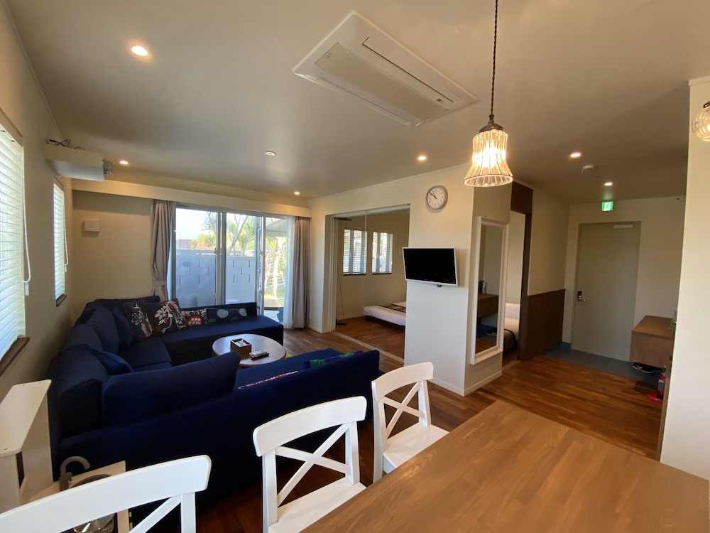 MAEDA BEACH HOTEL 那覇