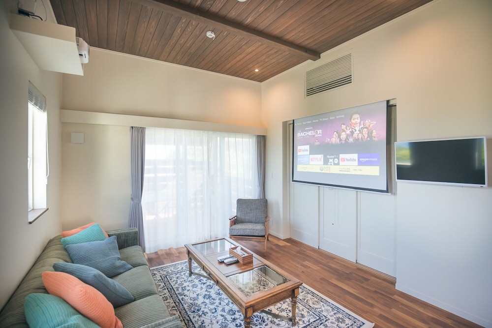 MAEDA BEACH HOTEL 那覇
