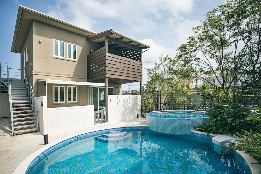 MAEDA BEACH HOTEL 那覇