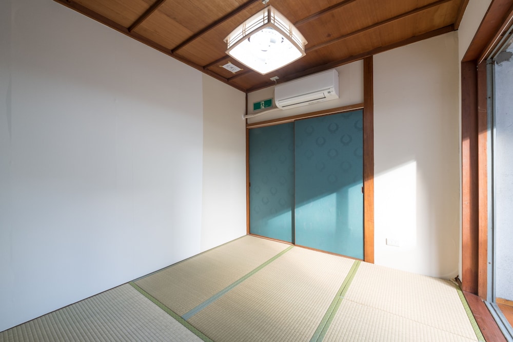 NAHA CONDOMINIUM MAEJIMA HOUSE 那覇