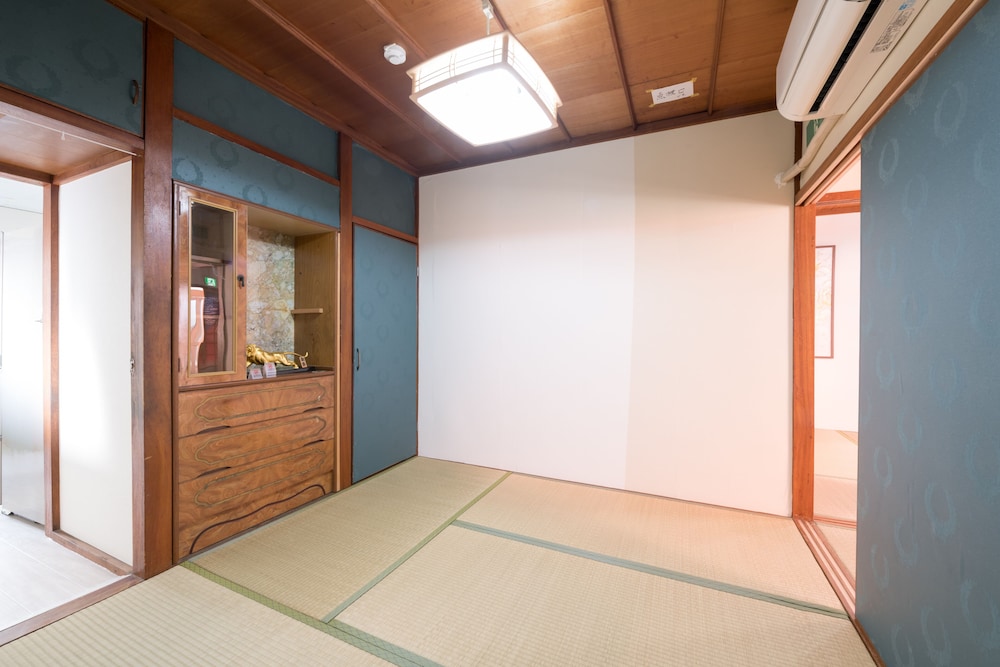 NAHA CONDOMINIUM MAEJIMA HOUSE 那覇