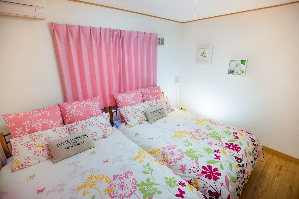 COUNTRY HOUSE, URUMA 那覇