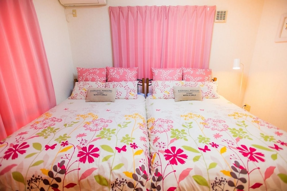 COUNTRY HOUSE, URUMA 那覇