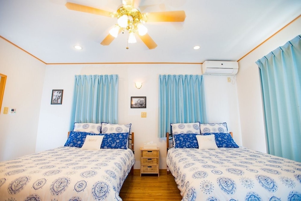 COUNTRY HOUSE, URUMA 那覇