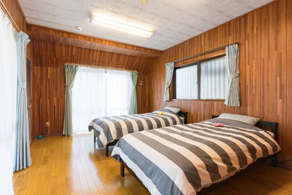 NAHA TOMARIN HOUSE 那覇
