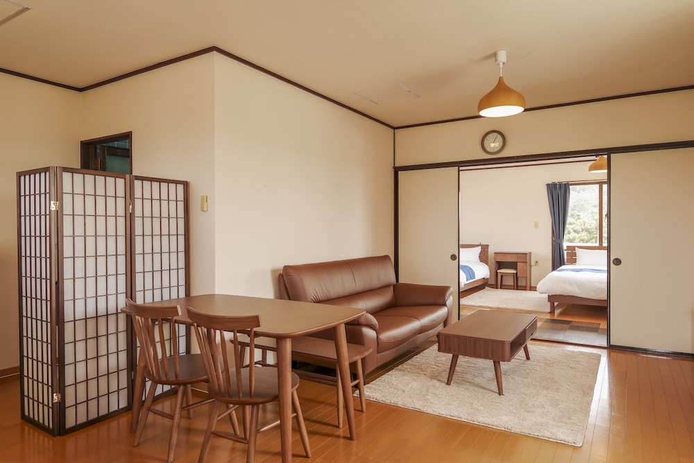 MARU HOUSE 那覇