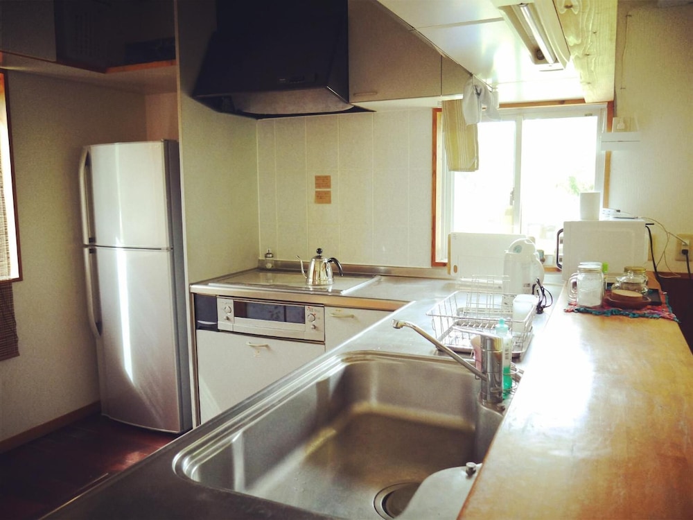 GUEST HOUSE IROHA 那覇