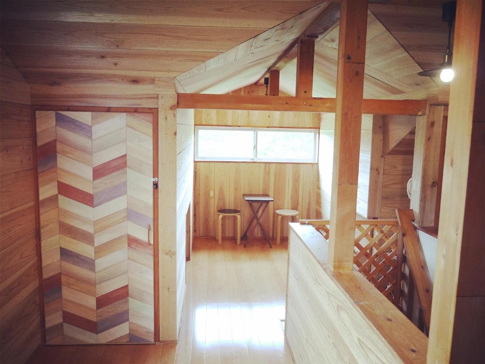 GUEST HOUSE IROHA 那覇