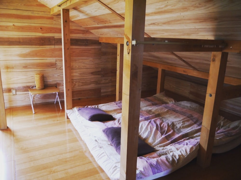 GUEST HOUSE IROHA 那覇