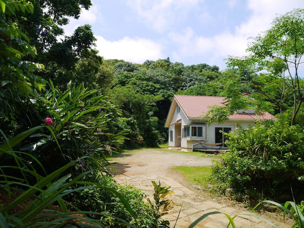 GUEST HOUSE IROHA 那覇