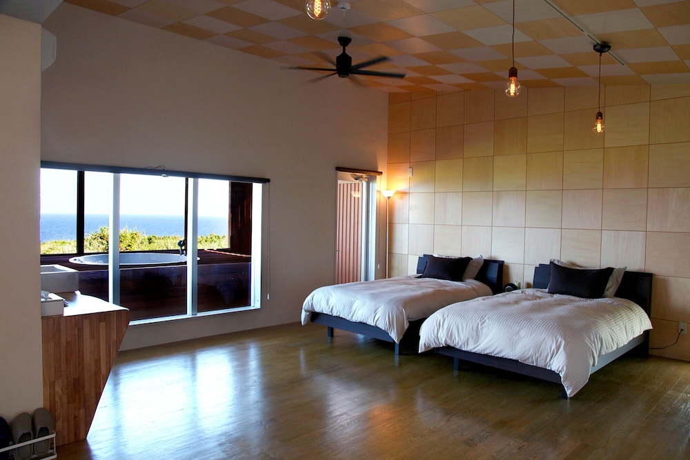 ISOLA VILLA KOURI 那覇