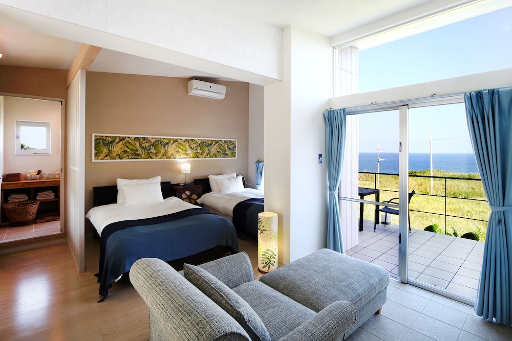 ISOLA VILLA KOURI 那覇