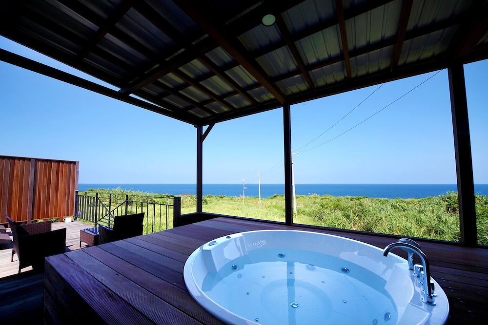 ISOLA VILLA KOURI 那覇