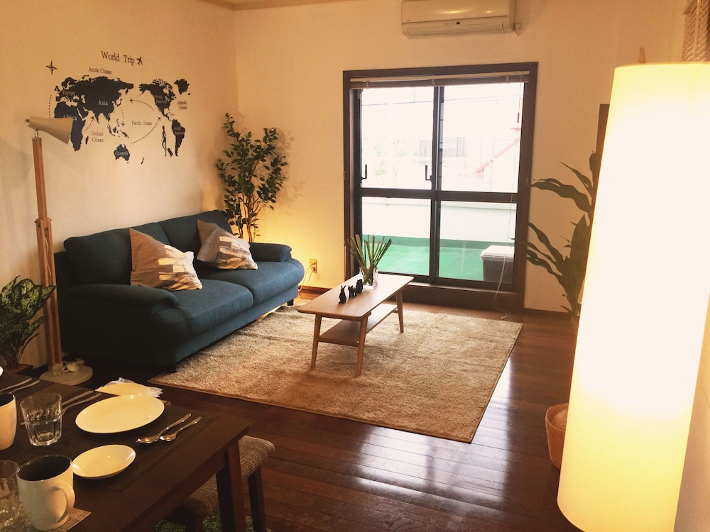 SUNRISE HOUSE 2F 那覇