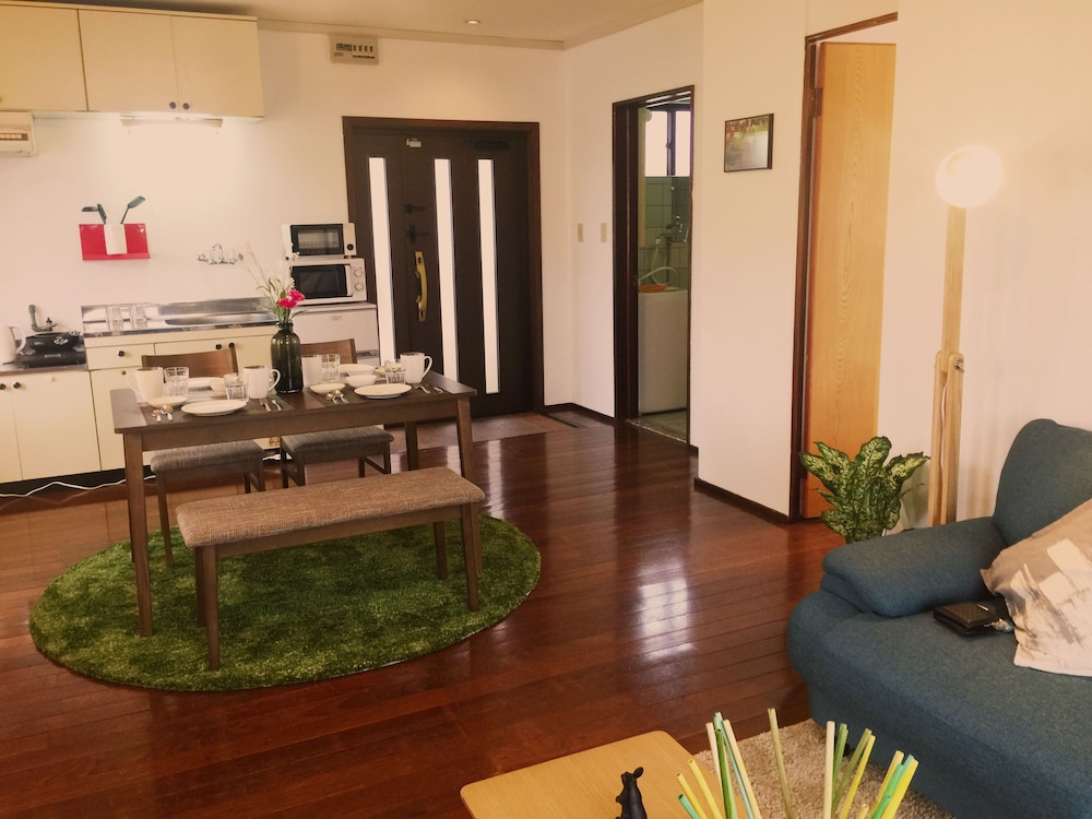 SUNRISE HOUSE 2F 那覇
