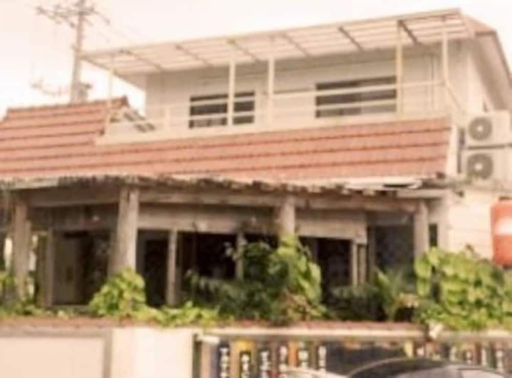 SUNRISE HOUSE 2F 那覇