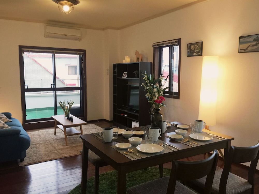 SUNRISE HOUSE 2F 那覇