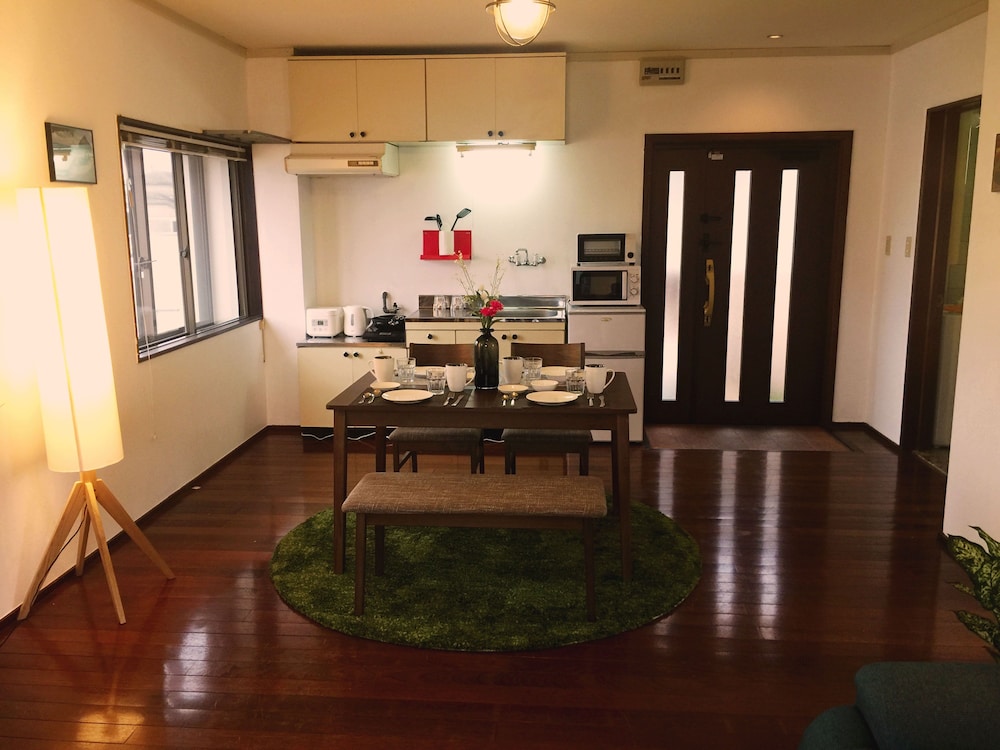 SUNRISE HOUSE 2F 那覇