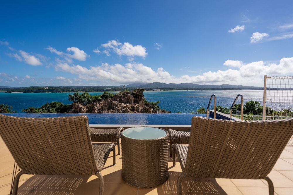 PRIVATE VILLA LAMER KOURI 那覇