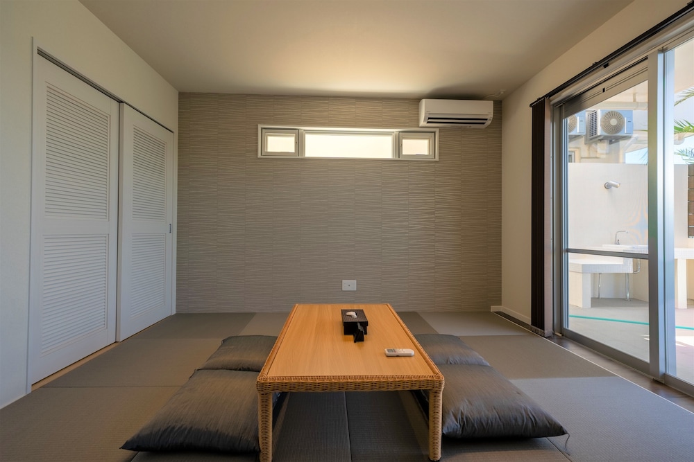 PRIVATE VILLA LAMER KOURI 那覇