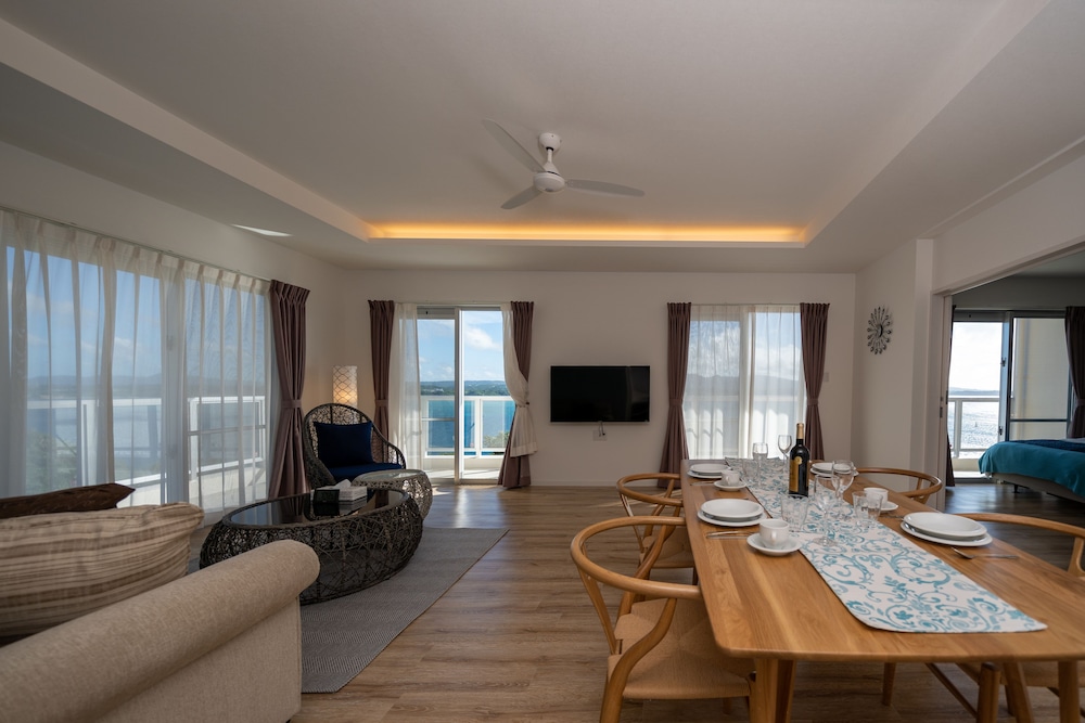 PRIVATE VILLA LAMER KOURI 那覇