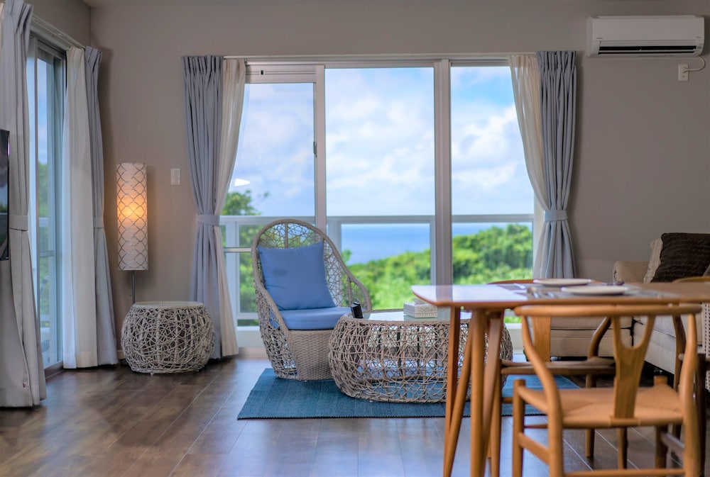 PRIVATE VILLA LAMER KOURI 那覇