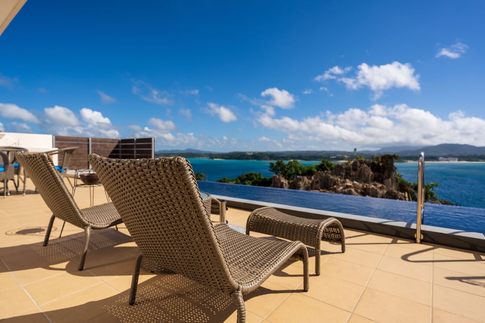 PRIVATE VILLA LAMER KOURI 那覇