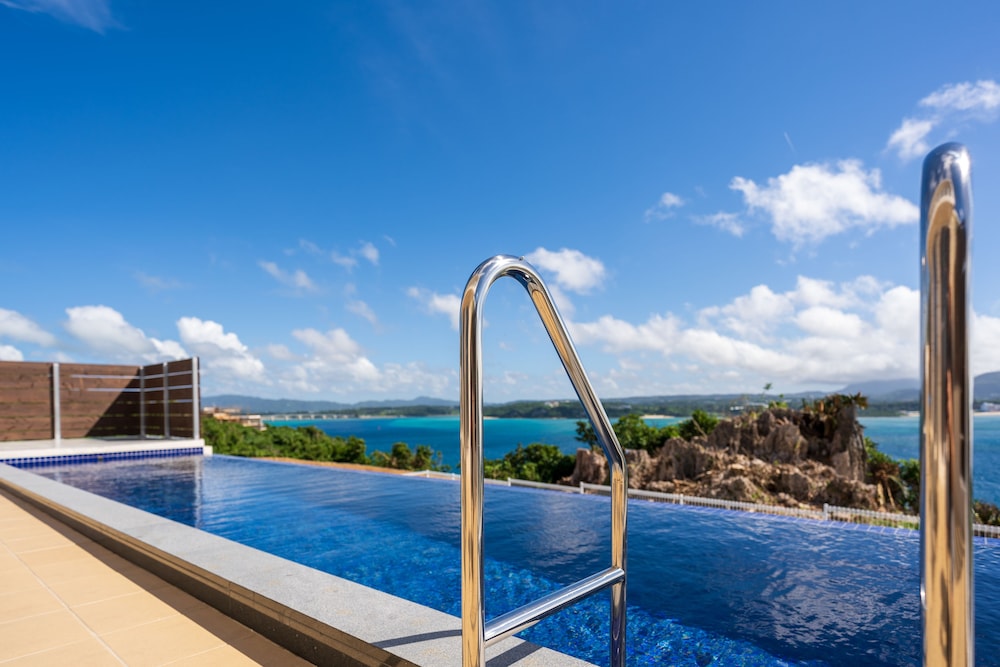 PRIVATE VILLA LAMER KOURI 那覇
