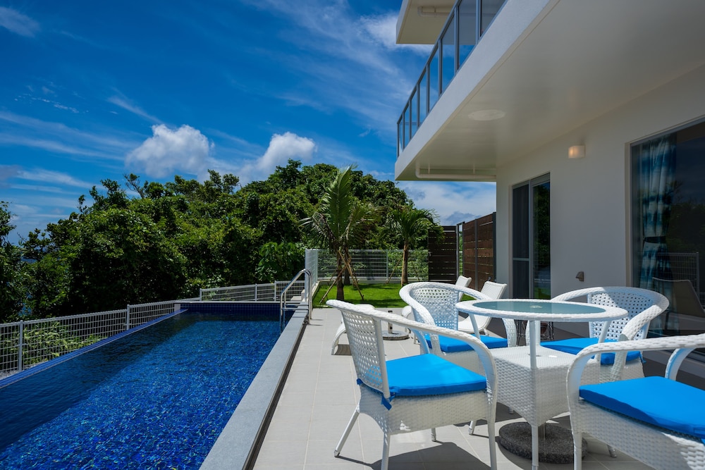 PRIVATE VILLA LAMER KOURI 那覇