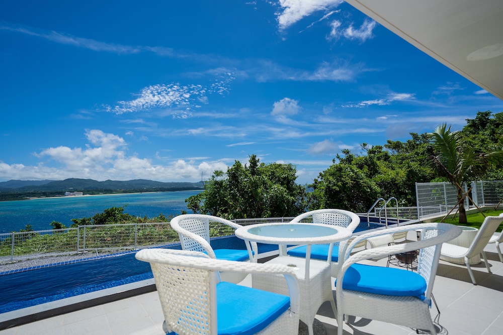 PRIVATE VILLA LAMER KOURI 那覇