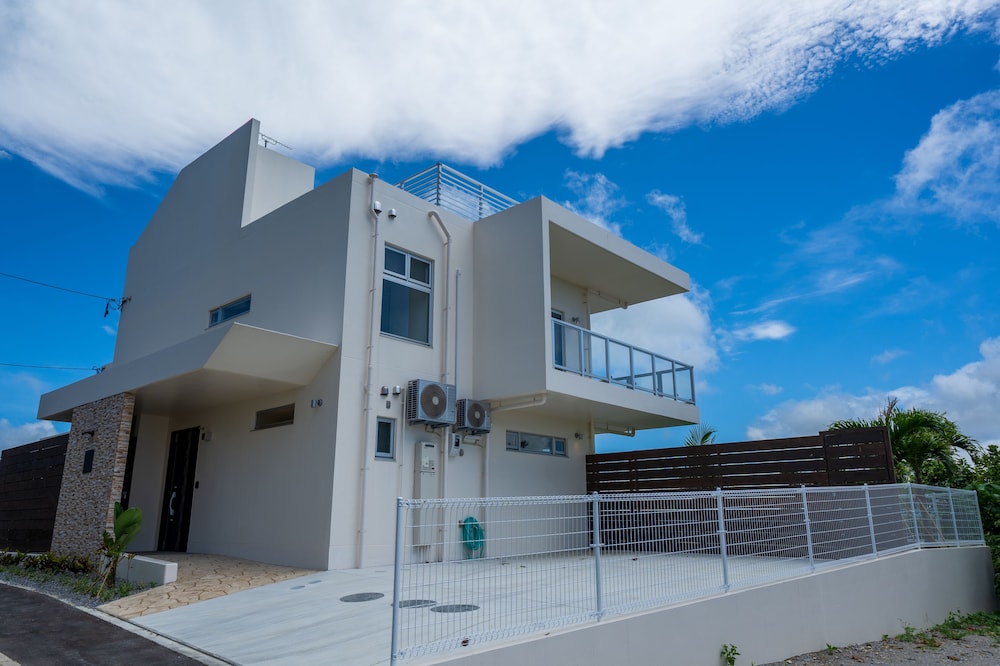 PRIVATE VILLA LAMER KOURI 那覇