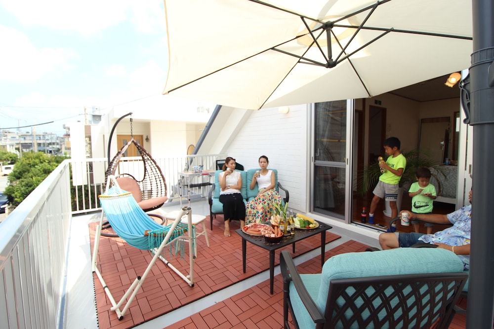 CHATAN SEASIDE AMERICAN HOUSE AO 那覇