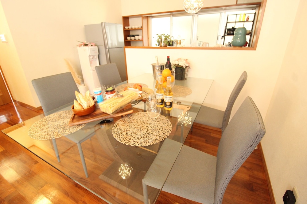 CHATAN SEASIDE AMERICAN HOUSE AO 那覇