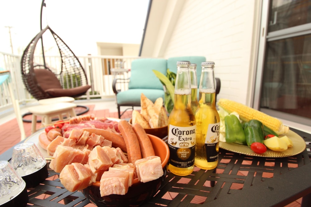 CHATAN SEASIDE AMERICAN HOUSE AO 那覇