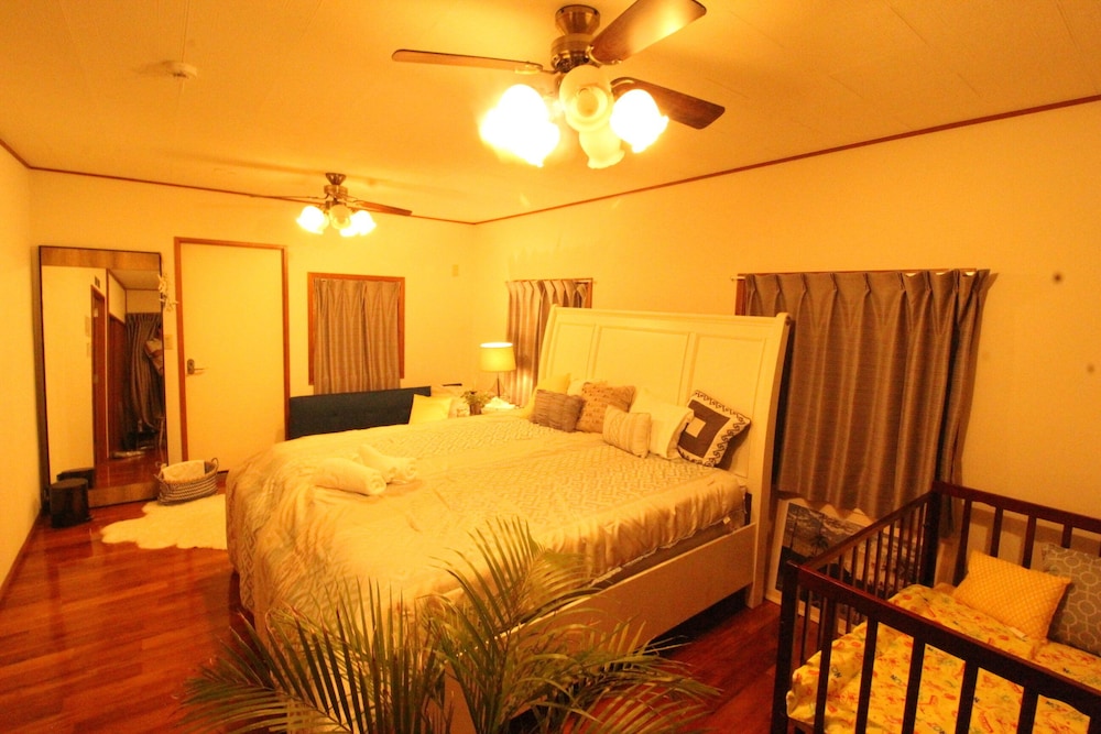 CHATAN SEASIDE AMERICAN HOUSE AO 那覇