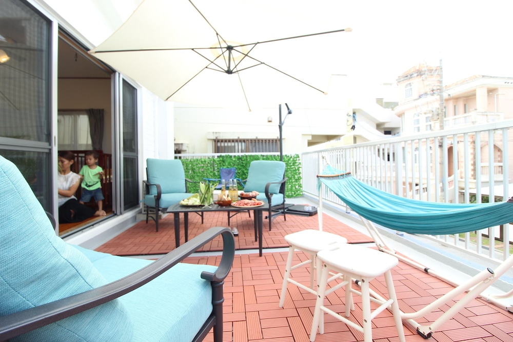 CHATAN SEASIDE AMERICAN HOUSE AO 那覇