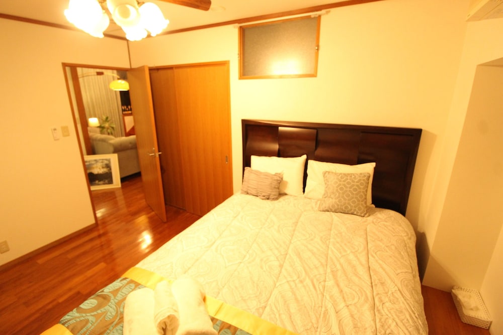 CHATAN SEASIDE AMERICAN HOUSE AO 那覇