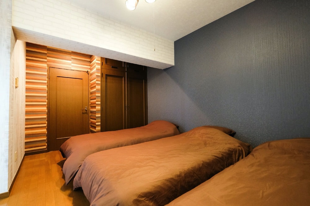 UENOYA APT 那覇