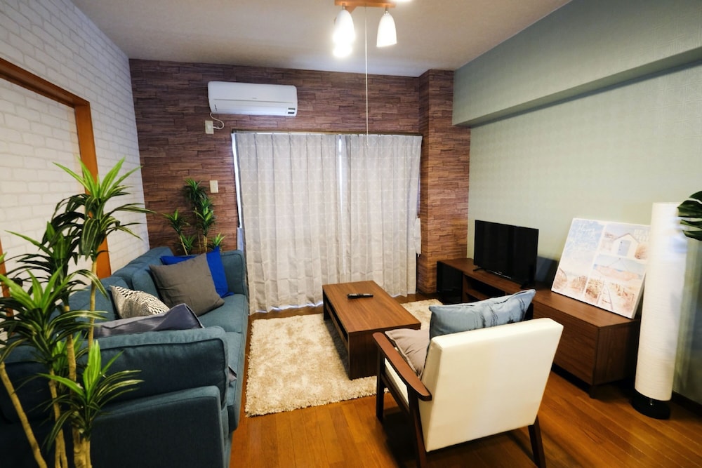 UENOYA APT 那覇
